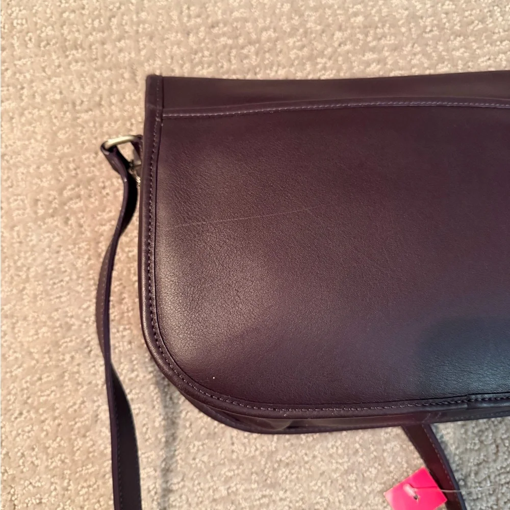 Vintage eggplant coach city bag Classic Leather Crossbody Bag in aubergine - Picture 13 of 15